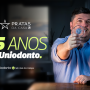 Uniodonto homenageia colaborador com 25 anos de casa